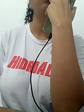 Snapshot of Bruninhadeusa chatting on April 8, 2026, 2:18 pm Bruninhadeusa online show from April 8, 2026, 2:18 pm