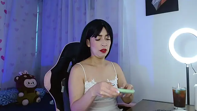 Snapshot of antonella_ed chatting on May 5, 2026, 7:39 pm antonella ed online show from May 5, 2026, 7:39 pm