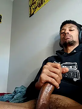 Snapshot of BigPrettyDick777 chatting on March 20, 2026, 6:31 pm BigPrettyDick777 online show from March 20, 2026, 6:31 pm