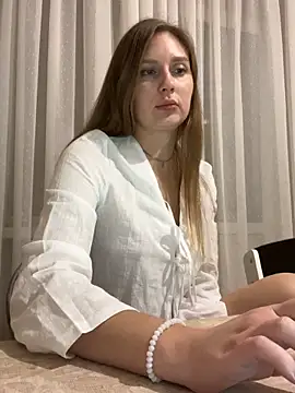 Snapshot of Elina1 chatting on November 29, 2025, 9:48 pm Elina1 online show from November 29, 2025, 9:48 pm