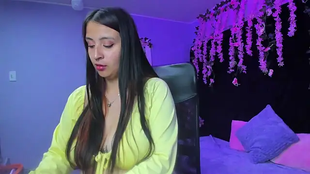 Gabyy Cooper  online show from November 10, 2025, 3:11 am