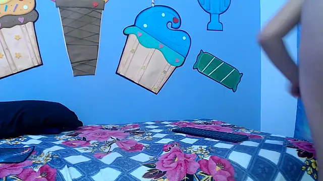 Snapshot of katty18love18 chatting on December 14, 2025, 1:23 am katty18love18 online show from December 14, 2025, 1:23 am