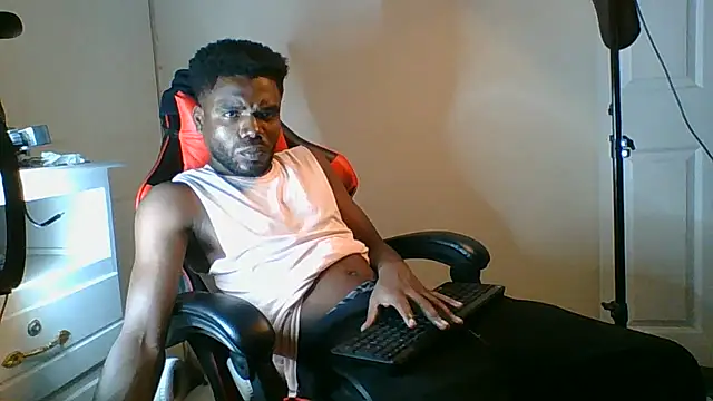 Suamyst 25 online show from May 28, 2026, 4:42 am