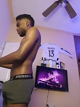 Snapshot of Suamyst_25 chatting on January 16, 2026, 8:35 pm Suamyst 25 online show from January 16, 2026, 8:35 pm