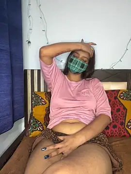 Snapshot of Cute_Marina chatting on October 30, 2025, 6:01 am Cute Marina online show from October 30, 2025, 6:01 am