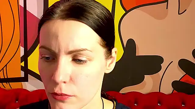 SofieMoons online show from December 5, 2025, 1:43 pm