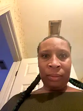 CreammieDelite online show from October 29, 2025, 5:17 am