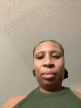 CreammieDelite online show from November 1, 2025, 4:52 am