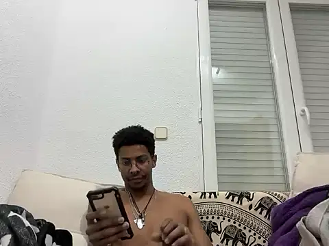 Snapshot of Albert_Madrid chatting on November 26, 2025, 9:26 pm Albert Madrid online show from November 26, 2025, 9:26 pm