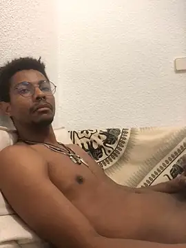 Snapshot of Albert_Madrid chatting on November 29, 2025, 8:36 am Albert Madrid online show from November 29, 2025, 8:36 am