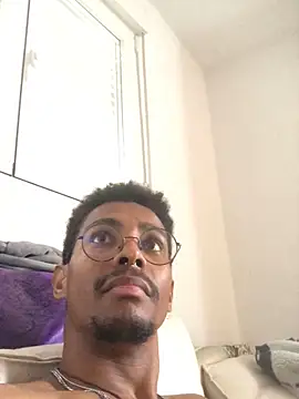 Snapshot of Albert_Madrid chatting on October 22, 2025, 10:47 am Albert Madrid online show from October 22, 2025, 10:47 am