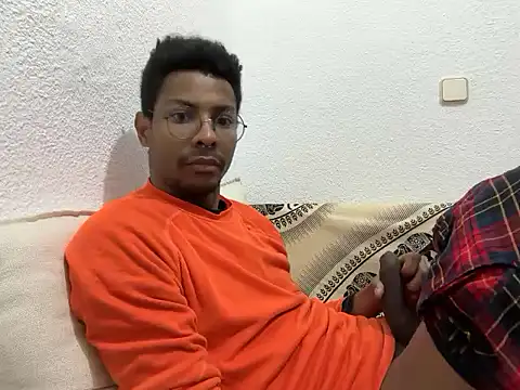 Snapshot of Albert_Madrid chatting on November 28, 2025, 6:13 am Albert Madrid online show from November 28, 2025, 6:13 am