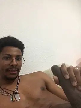 Snapshot of Albert_Madrid chatting on December 5, 2025, 8:28 pm Albert Madrid online show from December 5, 2025, 8:28 pm