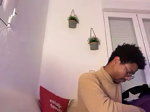 Snapshot of Albert_Madrid chatting on January 9, 2026, 5:36 am Albert Madrid online show from January 9, 2026, 5:36 am