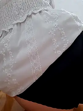 YennyeLa online show from March 28, 2026, 12:55 am