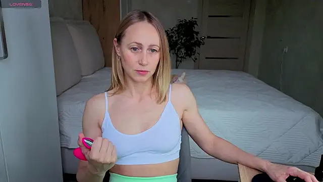 MissNatali  online show from May 7, 2026, 1:43 am