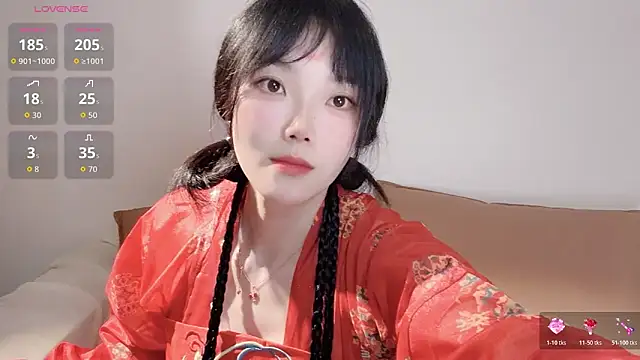 Snapshot of upoo7lt chatting on April 12, 2026, 1:53 am upoo7lt online show from April 12, 2026, 1:53 am