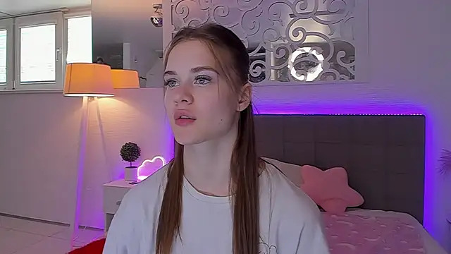 LuisaClover online show from May 23, 2026, 12:26 pm