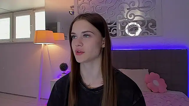 LuisaClover online show from May 11, 2026, 12:17 pm