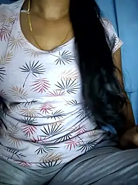 Ezabelljohn online show from May 11, 2026, 5:43 pm