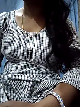 Ezabelljohn online show from May 8, 2026, 11:36 am