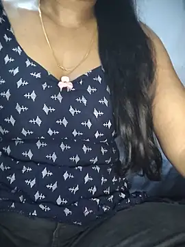 Ezabelljohn online show from May 18, 2026, 6:23 pm