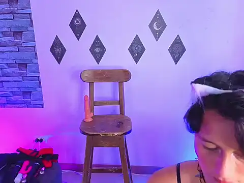 kasandraandsilvii online show from October 31, 2025, 2:35 pm