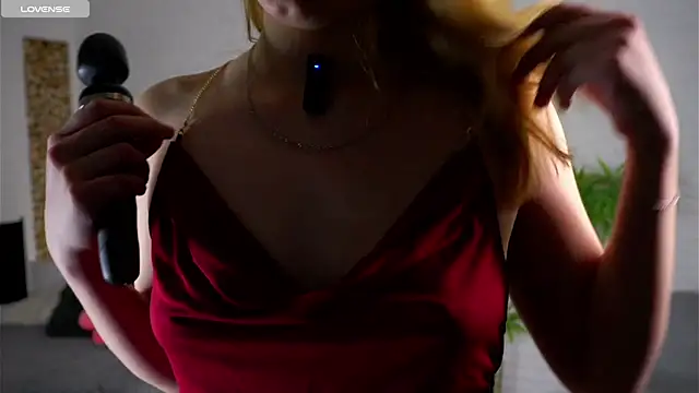 ElissaGlod online show from November 25, 2025, 12:38 pm