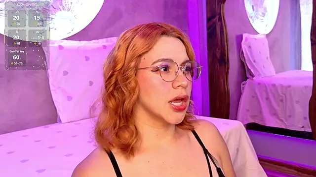 sussiestrawberry online show from November 11, 2025, 10:21 am