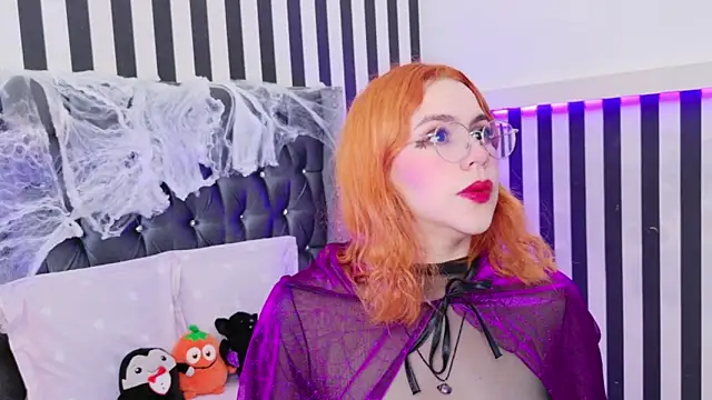 sussiestrawberry online show from November 1, 2025, 5:14 am