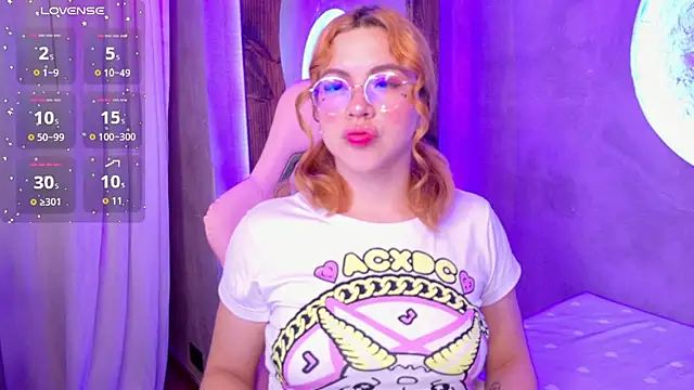 sussiestrawberry online show from December 1, 2025, 10:05 am