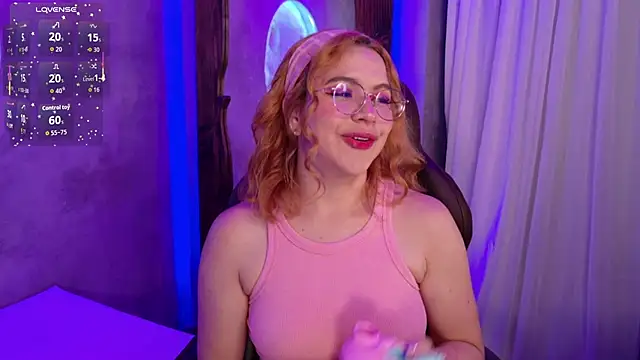 sussiestrawberry online show from November 24, 2025, 10:15 am