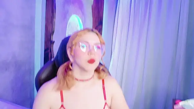 sussiestrawberry online show from November 27, 2025, 10:16 am