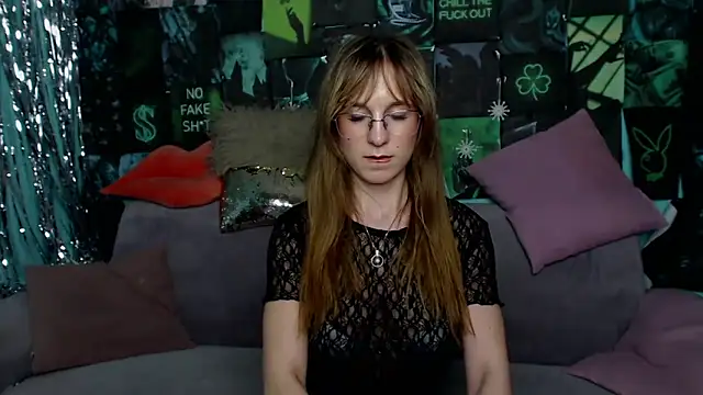 Snapshot of AlishaKellyi chatting on April 4, 2026, 4:46 pm AlishaKellyi online show from April 4, 2026, 4:46 pm