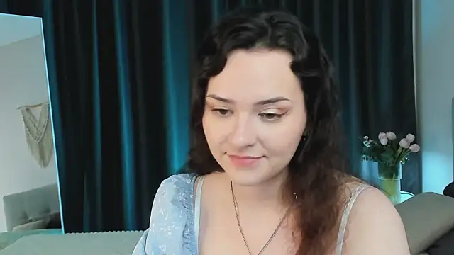 Camilla Rowen online show from June 11, 2026, 8:39 pm