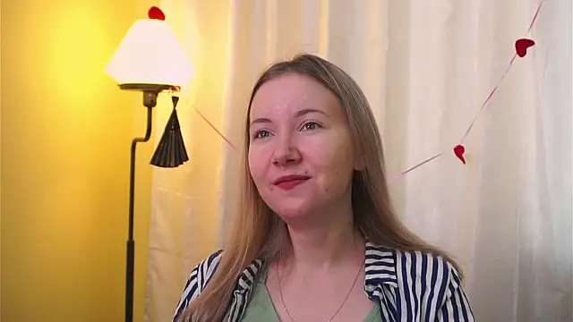 Snapshot of CathyHeximer chatting on February 6, 2026, 8:32 am CathyHeximer online show from February 6, 2026, 8:32 am