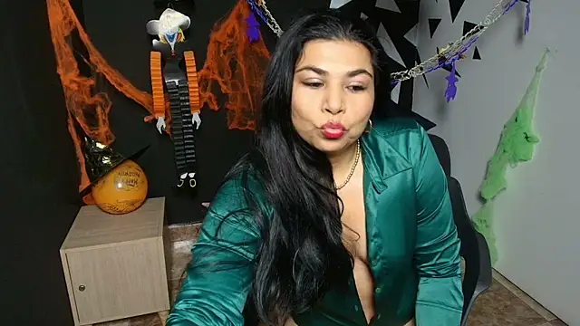 Snapshot of SashaCox_ chatting on October 23, 2025, 11:42 am SashaCox  online show from October 23, 2025, 11:42 am