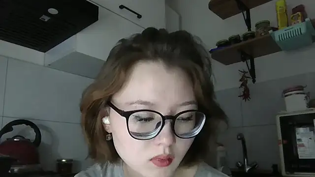 LilysTaylor online show from October 28, 2025, 3:00 pm