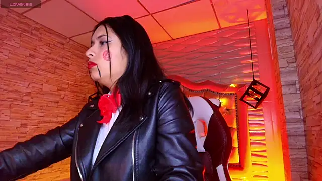 Roxanne Han online show from October 31, 2025, 6:26 pm