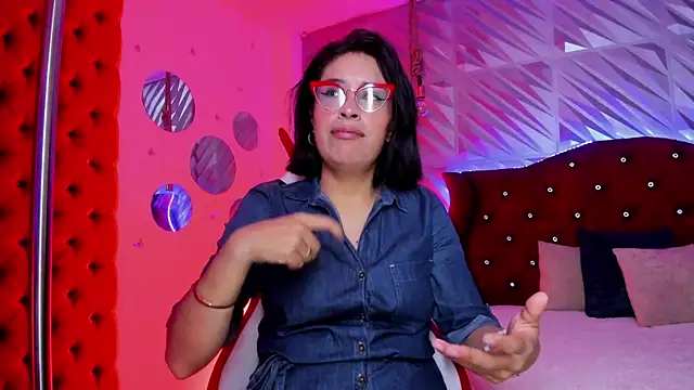 Roxanne Han online show from May 11, 2026, 12:17 pm