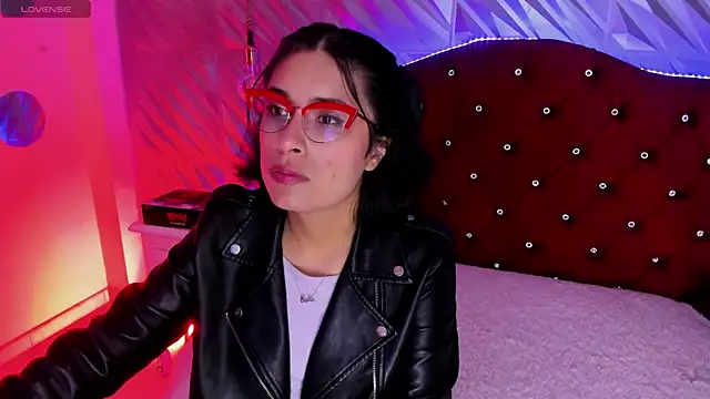 Roxanne Han online show from April 24, 2026, 12:07 pm