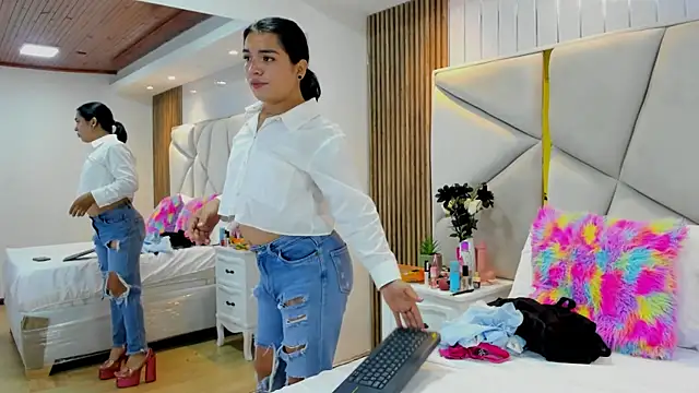 SweetKata  online show from December 3, 2025, 11:42 am