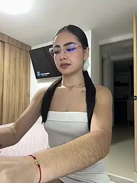 Snapshot of IslaCole chatting on July 13, 2026, 11:59 pm IslaCole online show from July 13, 2026, 11:59 pm