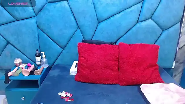 Snapshot of JulietaDiamond chatting on May 9, 2026, 2:59 am JulietaDiamond online show from May 9, 2026, 2:59 am