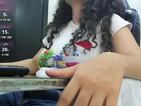 agata18  online show from April 7, 2026, 12:29 pm