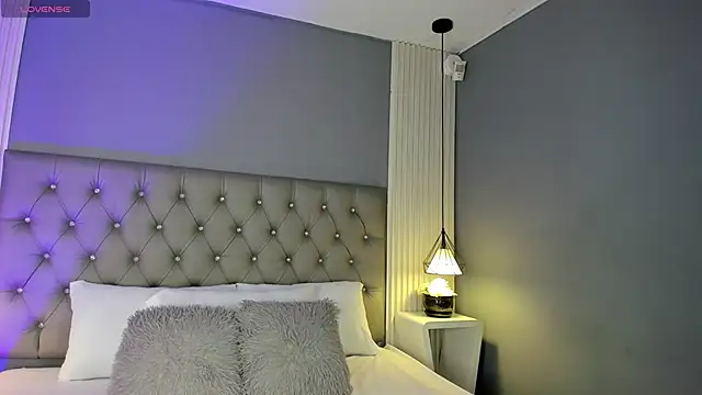 Snapshot of Anasha21 chatting on April 11, 2026, 4:09 am Anasha21 online show from April 11, 2026, 4:09 am