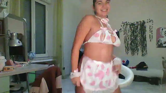 Snapshot of nashi_roshy chatting on October 28, 2025, 11:47 pm nashi roshy online show from October 28, 2025, 11:47 pm