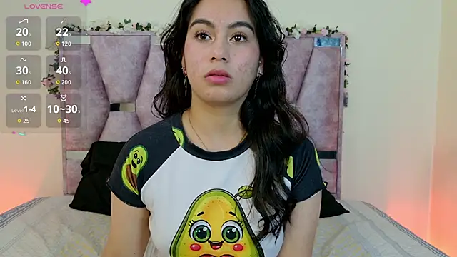 Snapshot of Iris_mandarinne chatting on October 27, 2025, 7:59 pm Iris mandarinne online show from October 27, 2025, 7:59 pm