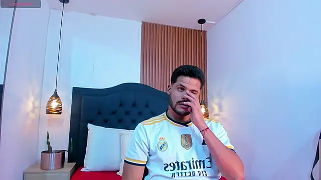 Snapshot of Hamilton_0 chatting on October 27, 2025, 9:16 pm Hamilton 0 online show from October 27, 2025, 9:16 pm