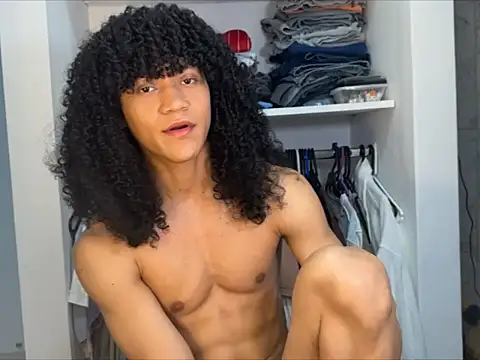 Snapshot of Ethan_troya chatting on December 21, 2025, 1:19 am Ethan troya online show from December 21, 2025, 1:19 am